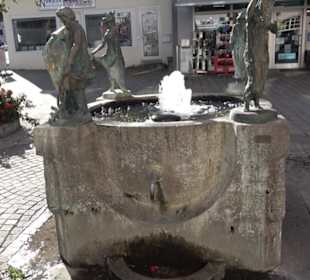 Vierjahreszeit-Brunnen