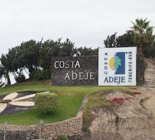 Beschilderung des Ortes Nahe des Hotels