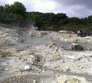 Thermal activity - boiling sulphur water