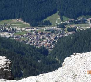 Miasteczko Canazei widziane z Sass Pordoi