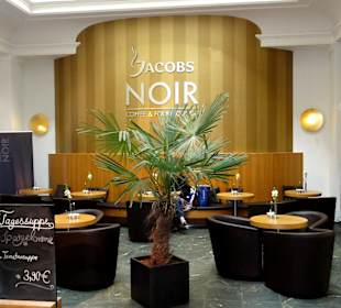 Jacobs Noir Coffee & Food Lounge