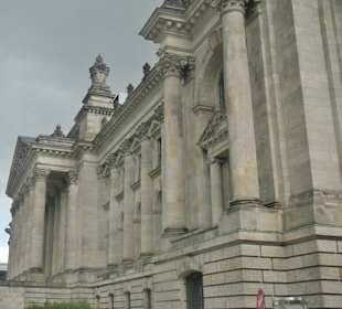 Blick zum Gebäude des Deutschen Bundestags