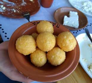 Käsebällchen