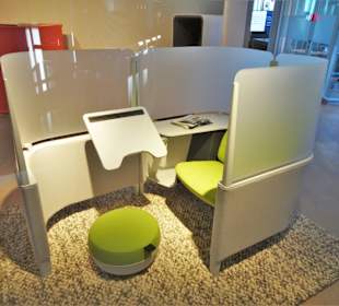 Rundgang durch das Gebäude von "stilwerk"