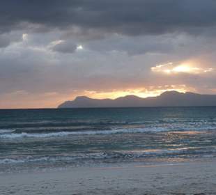 Sonnenaufgang am Strand