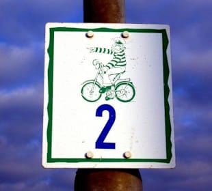 Ein Hinweisschild für die "Fiete-Tour"