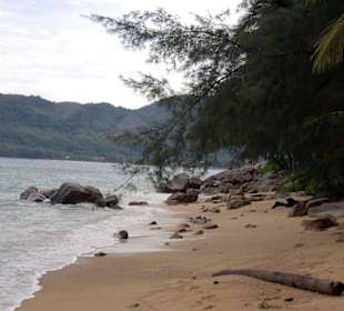 ein naturbelassener Strand ohne Tourismus