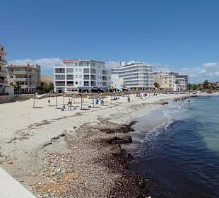 Sandstrand 100 Meter vom Hotel entfernt