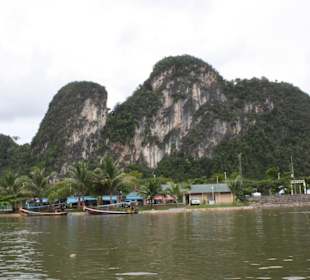 Fischersiedlung in der Phang Nga-Bucht