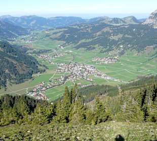 Blick in das Tannheimer Tal vom Neunerköpfle