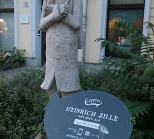 Beim Zille-Denkmal im Nikolaiviertel