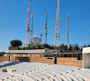 Amphitheater und Funkmasten
