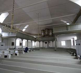 Blick zur Orgelempore