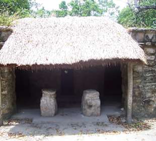 Auf dem Tempelgebäude