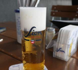 Zum Abendessen beim Brauhaus Sion in der Altstadt