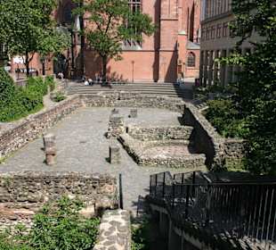 Ausgrabungen vor dem Kaiserdom