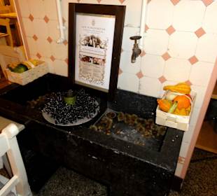 Das historische Spülbecken der Schlossküche