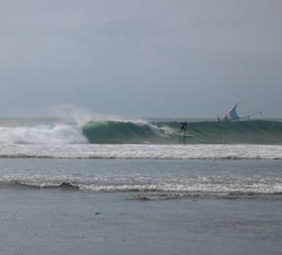 Surfer am Uluwatu Beach