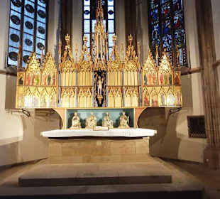 Ganzer Blick auf dem Altar