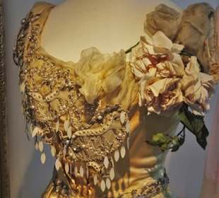 Bekleidung aus vergangener Zeit