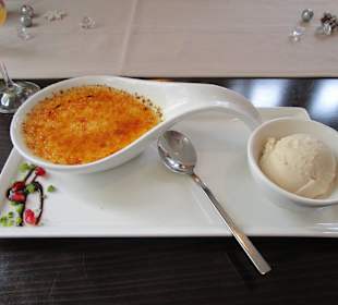 Crème brûlée mit Zimteis