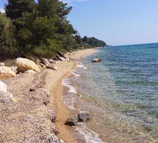 Vor dem Athena Pallas Village gelegener Strand