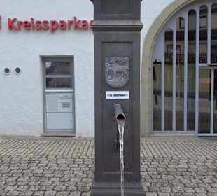 Gusseisener Brunnen Marktplatz Gülstein