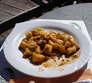 Gnocchi al ragu di cervo (Hirsch)