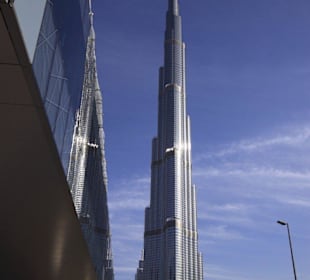 Weg von der Metro zum Turm