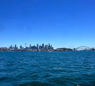 Harbour Bridge mit Skyline