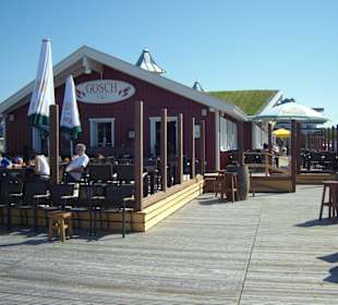 Von hinten, die Terrasse.