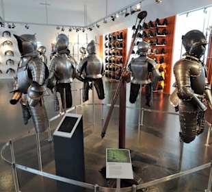 Rundgang durch die Rüstkammer des Landesmuseums