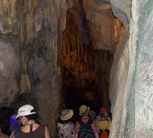 Grotte beim Ausflug mit den Jeeps