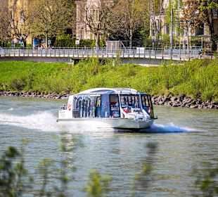 Schiff-Fahrt auf der Salzach