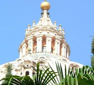 Blick vom Campo auf den Petersdom II