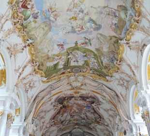 Blick zur Decke der Klosterkirche