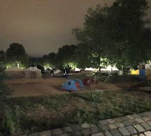 Mit Spielplatz Nacht aufgenommen da keine Personen