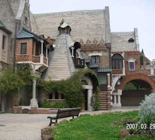 Klassizistischer Palazzo in der Villa Torlonia