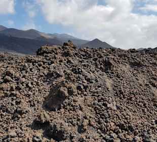 Mitten in der Lavalandschaft 