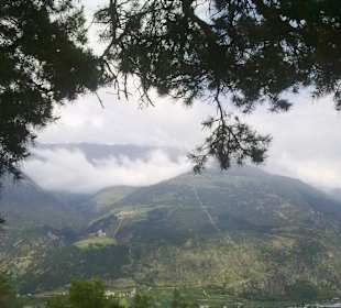 Blick von Burgruine Richtung Latsch