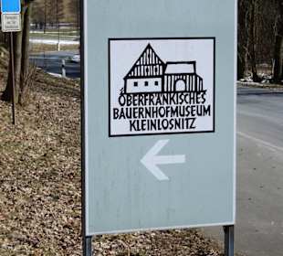 Wegweiser zum Bauernhofmuseums