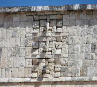 Spaziergang auf dem Ruinengelände