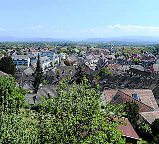 Breisach vom Münsterplatz aus gesehen