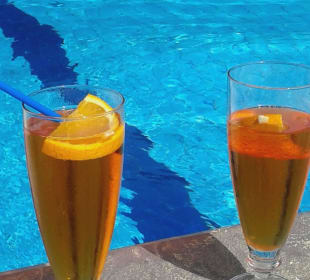 Aperol von der Bar