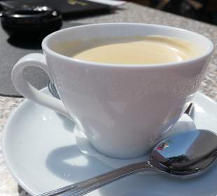 Hundertwasserhaus: Kaffeepause Café Alt Magdeburg