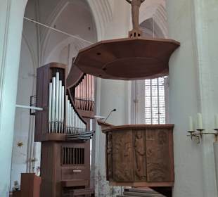 Kanzel und Chororgel in St. Katharinen