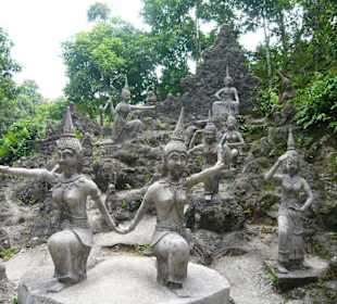 Steinfiguren im Magic Garten