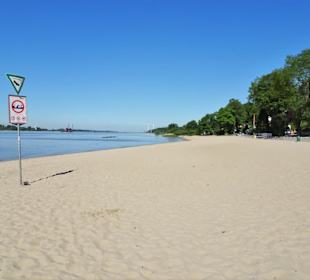 Blick über den Strand von Blankenese