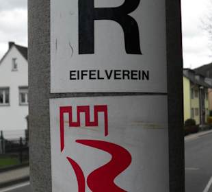 Rheinhöhenwegzeichen R
