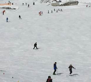 Skipiste vor dem Hotel